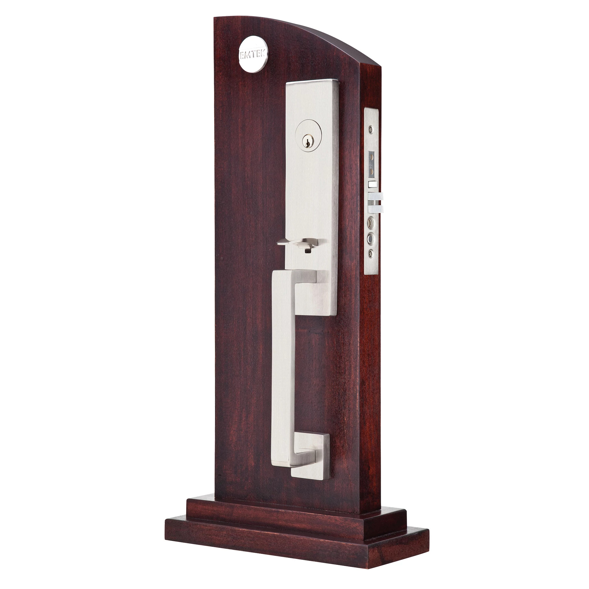 sdkjvoxbaq-2025-05-14T212100Z-Mormont-Stainless-Steel_EM_KO